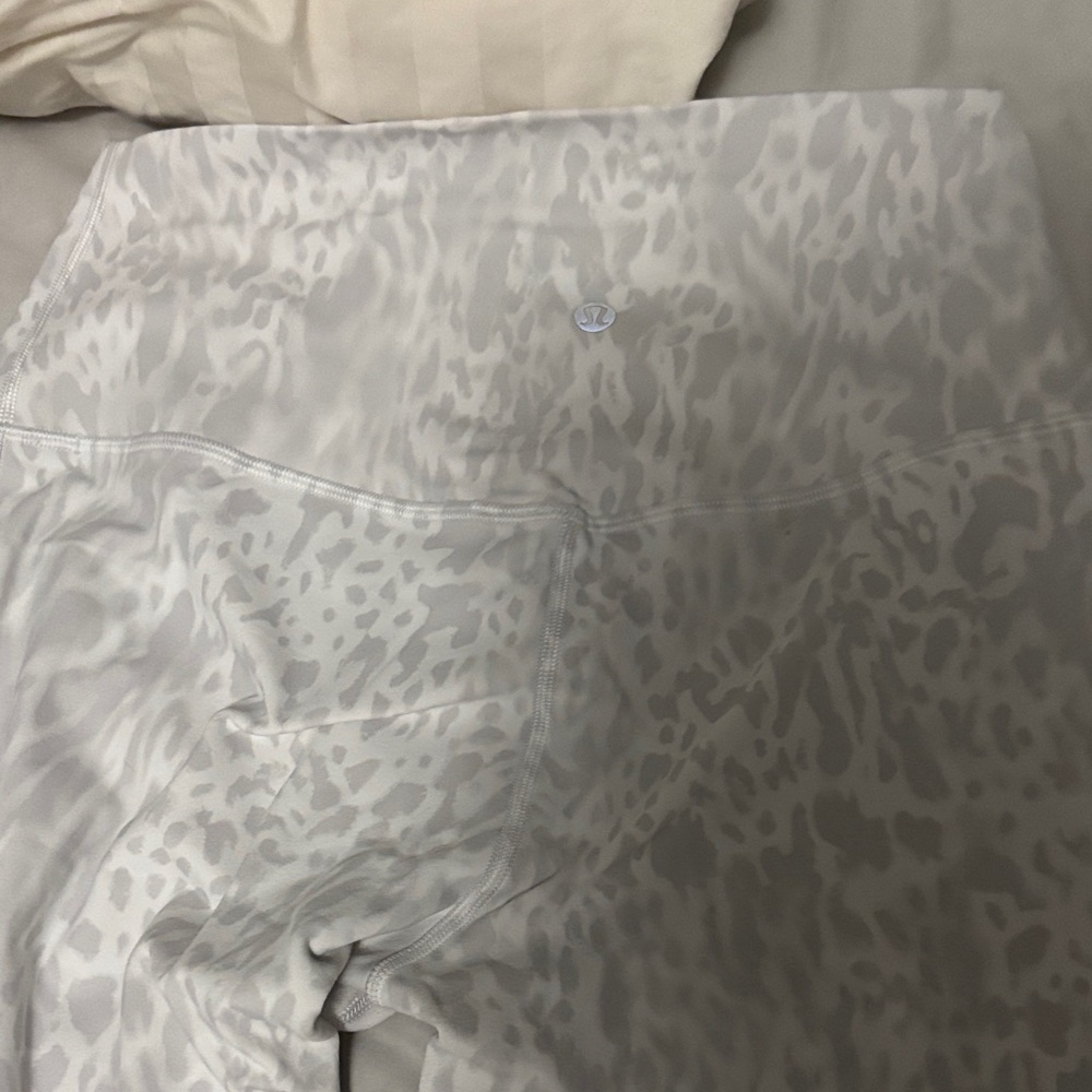 Lululemon White Leopard Print Align Leggings Size… - image 1